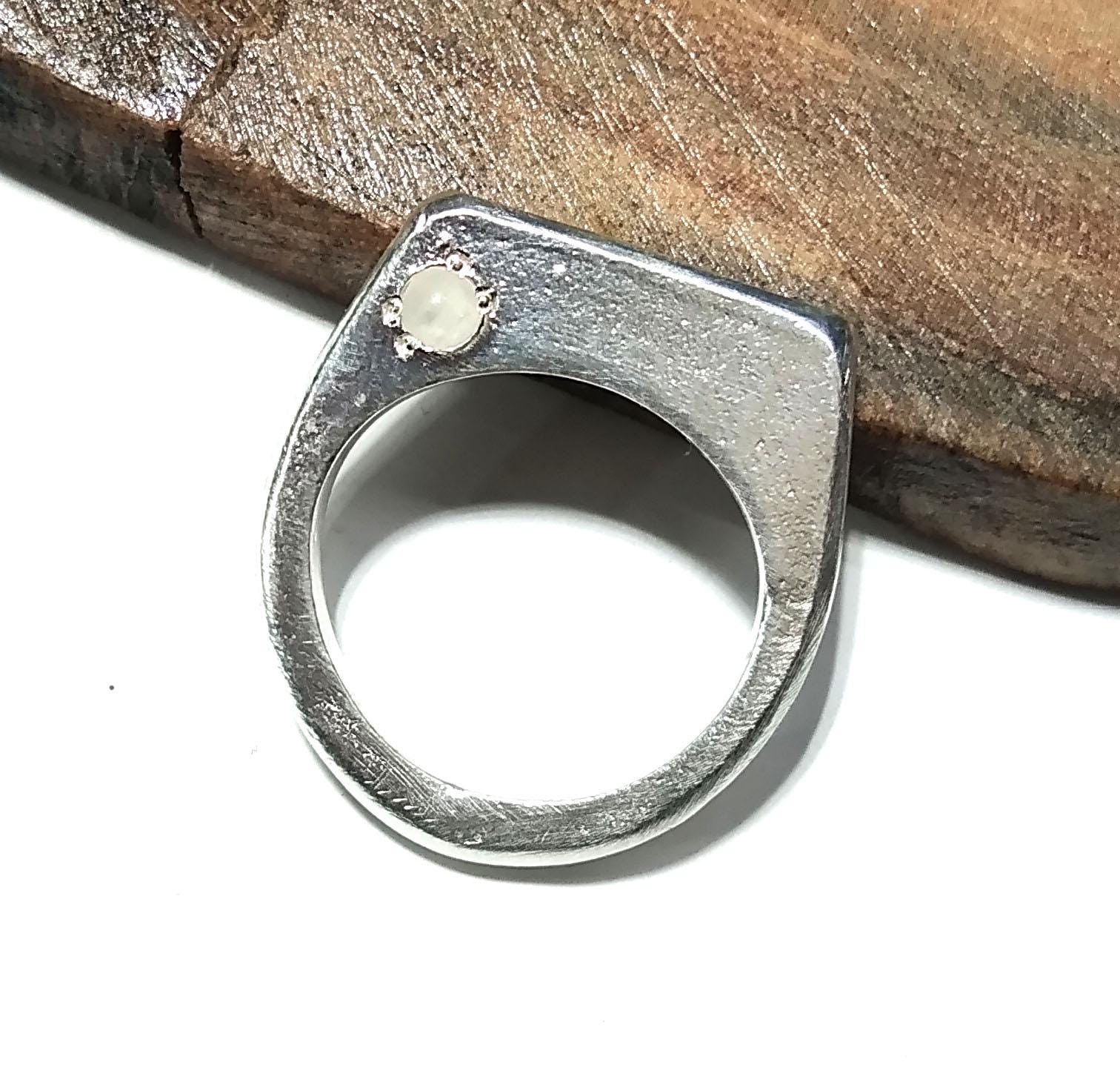 Solid 925 Starling Silver Ring, Natural Rainbow Moonstone Silver Ring, Nice Design Good Making Gift Ring, Handmade Ring, For Men & Women.